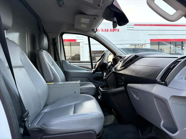 Photo of 2016 White Ford Transit-250
