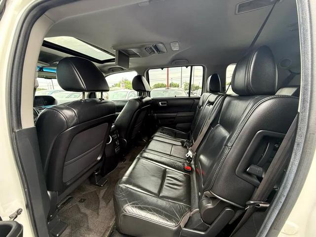 Photo of 2012 White Honda Pilot