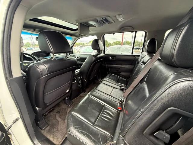 Photo of 2012 White Honda Pilot