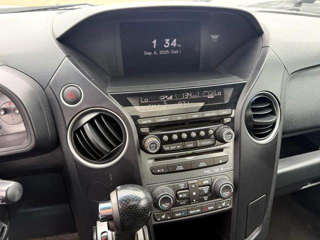 Photo of 2012 White Honda Pilot