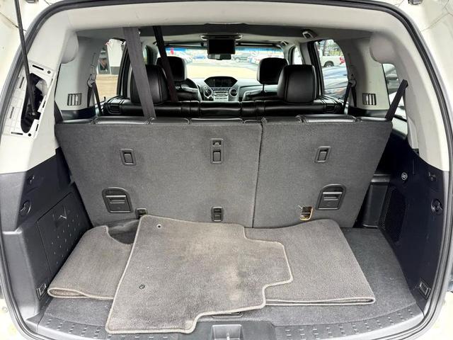Photo of 2012 White Honda Pilot