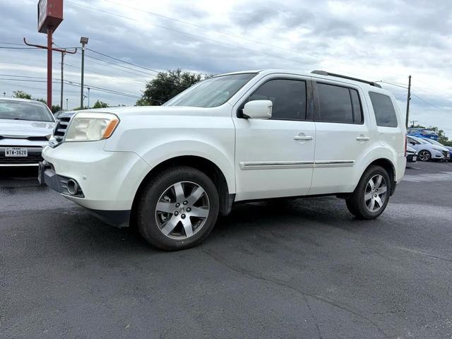 Photo of 2012 White Honda Pilot