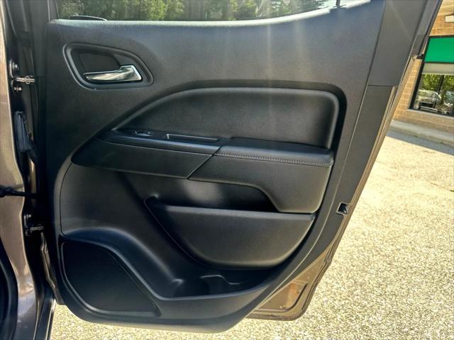 Photo of 2016 Bronze Alloy Metallic GMC Canyon