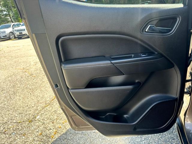 Photo of 2016 Bronze Alloy Metallic GMC Canyon