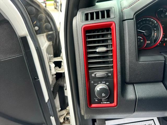 Photo of 2016 Bright White Clearcoat RAM 1500