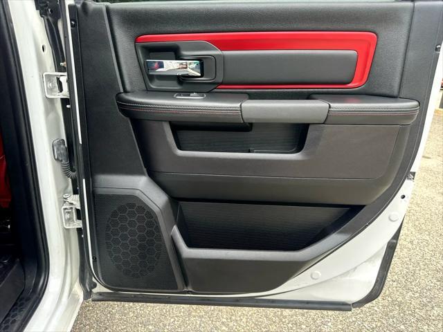 Photo of 2016 Bright White Clearcoat RAM 1500