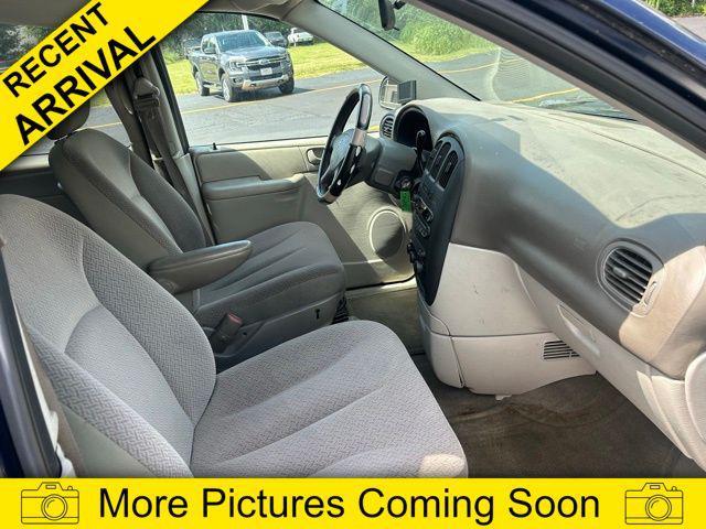 Photo of 2006 Midnight Blue Pearlcoat Dodge Caravan
