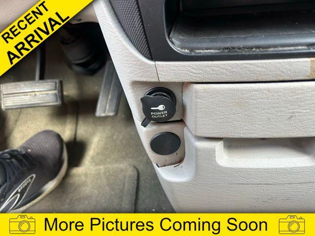 Photo of 2006 Midnight Blue Pearlcoat Dodge Caravan