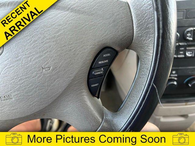 Photo of 2006 Midnight Blue Pearlcoat Dodge Caravan