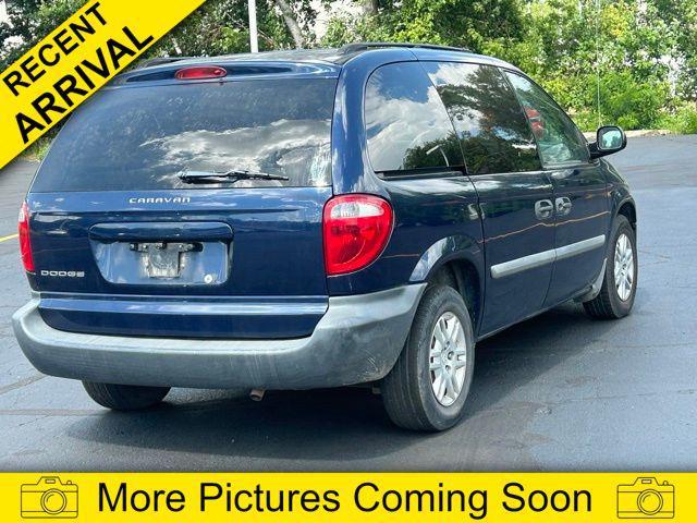 Photo of 2006 Midnight Blue Pearlcoat Dodge Caravan