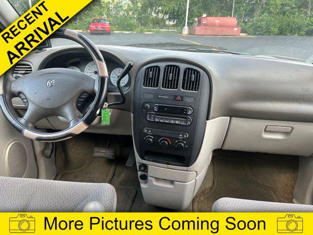 Photo of 2006 Midnight Blue Pearlcoat Dodge Caravan