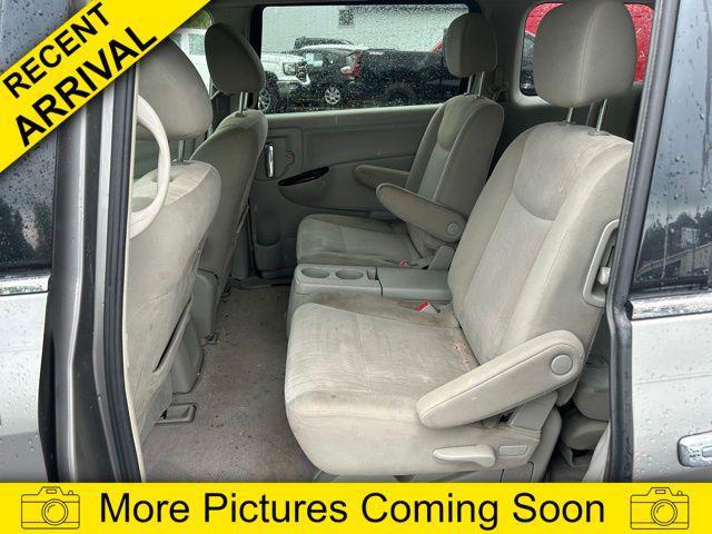 Photo of 2013 Platinum Graphite Metallic Nissan Quest