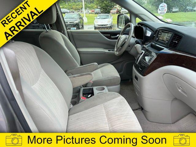 Photo of 2013 Platinum Graphite Metallic Nissan Quest