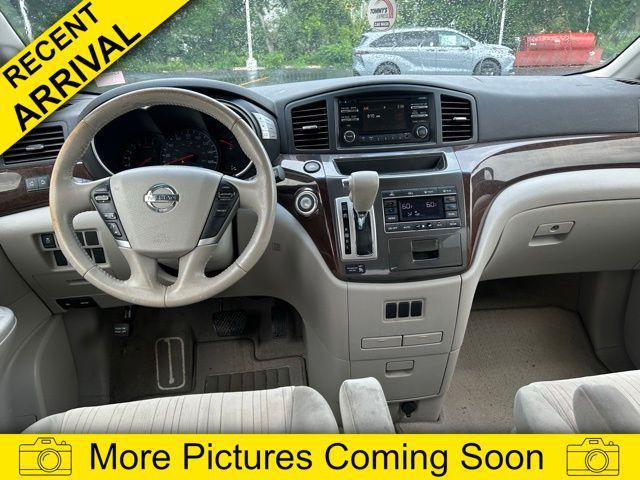 Photo of 2013 Platinum Graphite Metallic Nissan Quest