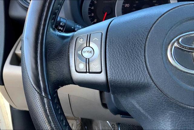 Photo of 2008 White Toyota RAV4