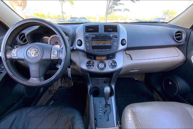 Photo of 2008 White Toyota RAV4
