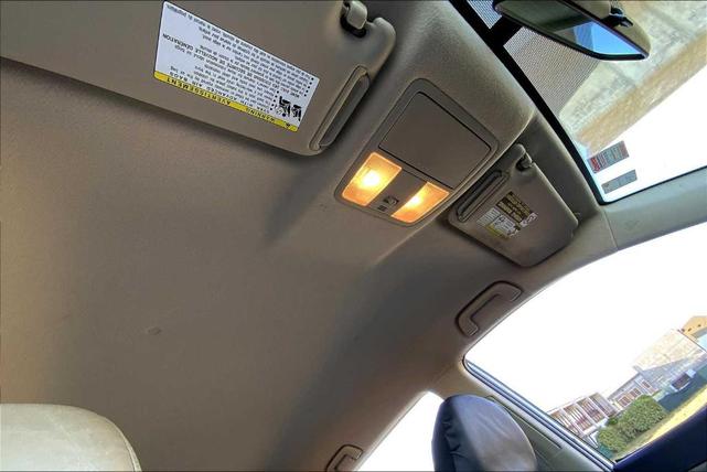 Photo of 2008 White Toyota RAV4
