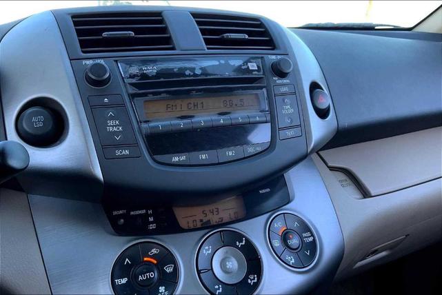 Photo of 2008 White Toyota RAV4