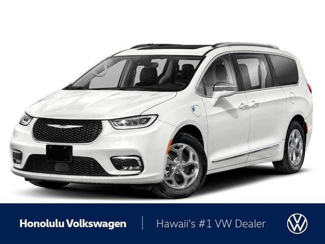 Photo of 2021 Luxury White Pearlcoat Chrysler Pacifica Hybrid