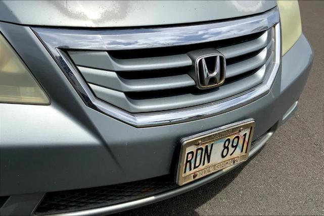 Photo of 2010 Silver Honda Odyssey