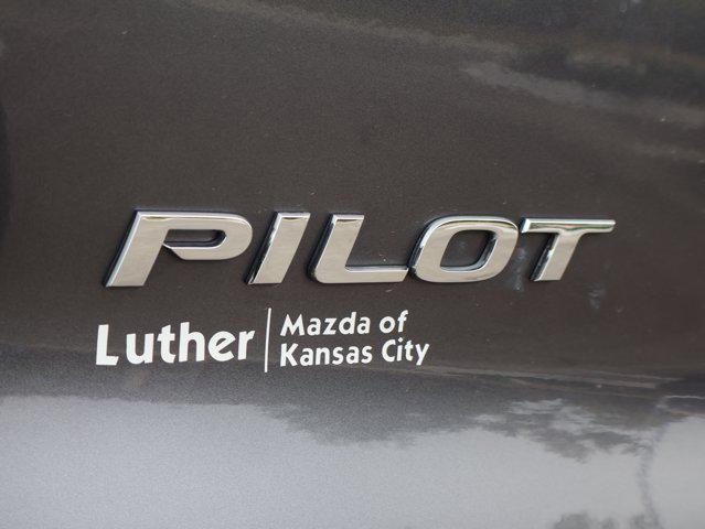 Photo of 2022 Modern Steel Metallic Honda Pilot