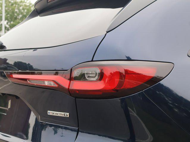 Photo of 2025 Deep Crystal Blue Mica Mazda CX-90