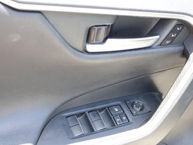 Photo of 2019 Blizzard Pearl Toyota RAV4 Hybrid