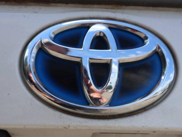 Photo of 2019 Blizzard Pearl Toyota RAV4 Hybrid