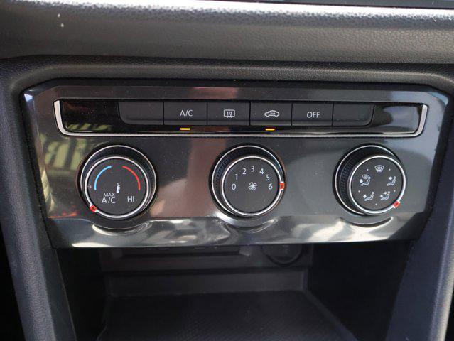 Photo of 2020 Deep Black Pearl Volkswagen Tiguan