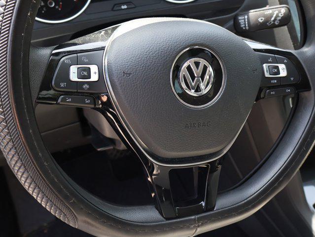 Photo of 2020 Deep Black Pearl Volkswagen Tiguan