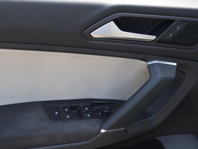 Photo of 2020 Deep Black Pearl Volkswagen Tiguan