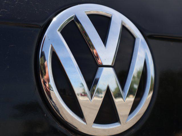 Photo of 2020 Deep Black Pearl Volkswagen Tiguan