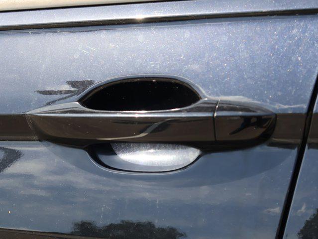 Photo of 2020 Deep Black Pearl Volkswagen Tiguan