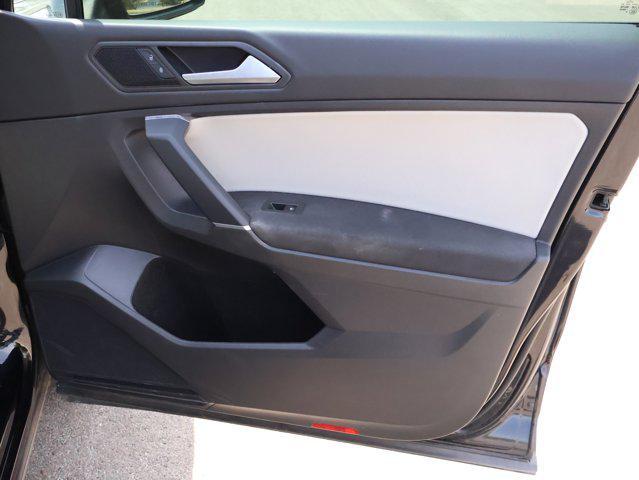 Photo of 2020 Deep Black Pearl Volkswagen Tiguan