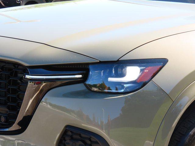 Photo of 2025 Zircon Sand Metallic Mazda CX-70