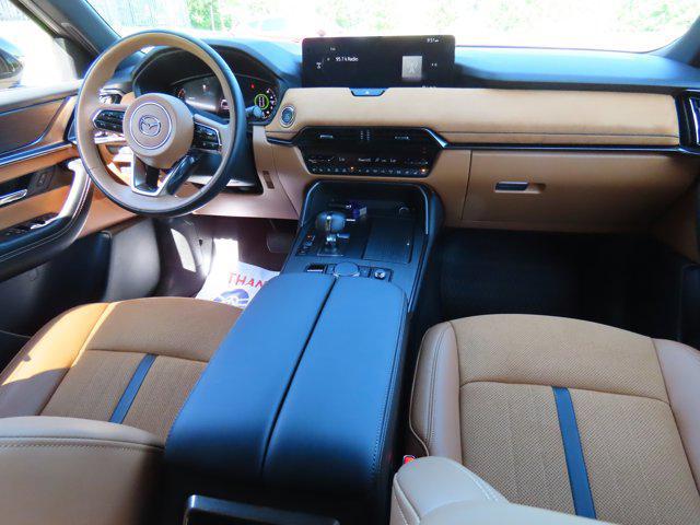 Photo of 2025 Zircon Sand Metallic Mazda CX-70