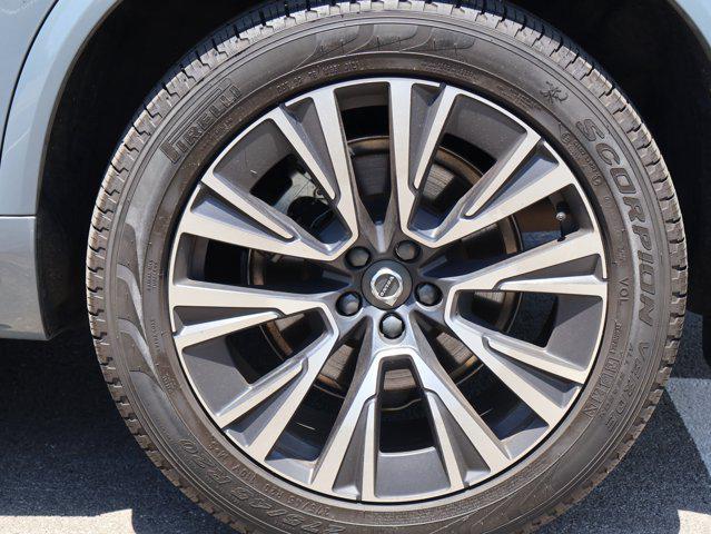 Photo of 2022 Thunder Grey Metallic Volvo XC90