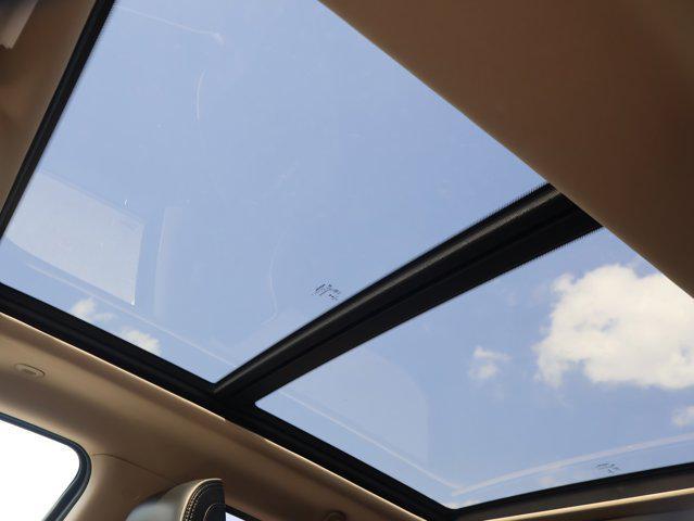 Photo of 2019 Granite Crystal Metallic Clearcoat RAM 1500