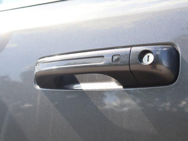 Photo of 2019 Granite Crystal Metallic Clearcoat RAM 1500