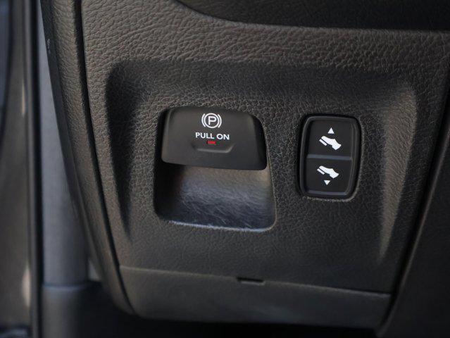 Photo of 2019 Granite Crystal Metallic Clearcoat RAM 1500
