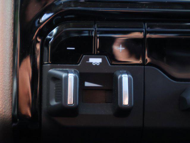 Photo of 2019 Granite Crystal Metallic Clearcoat RAM 1500