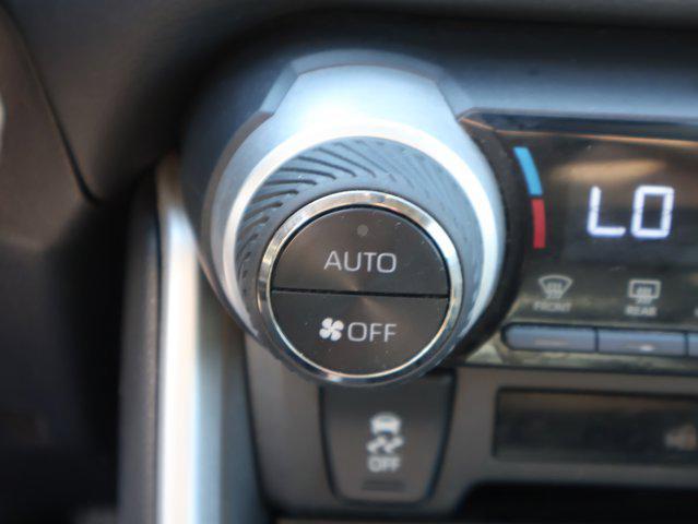 Photo of 2023 Ice Cap Toyota RAV4