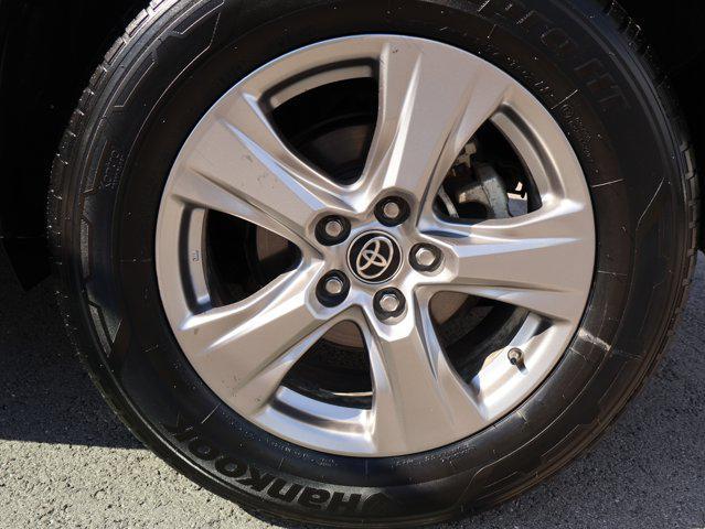 Photo of 2023 Ice Cap Toyota RAV4