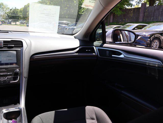 Photo of 2020 Iconic Silver Metallic Ford Fusion