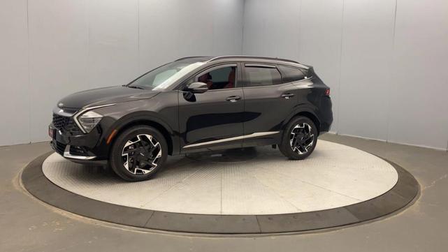 Photo of 2024 Ebony Black Kia Sportage