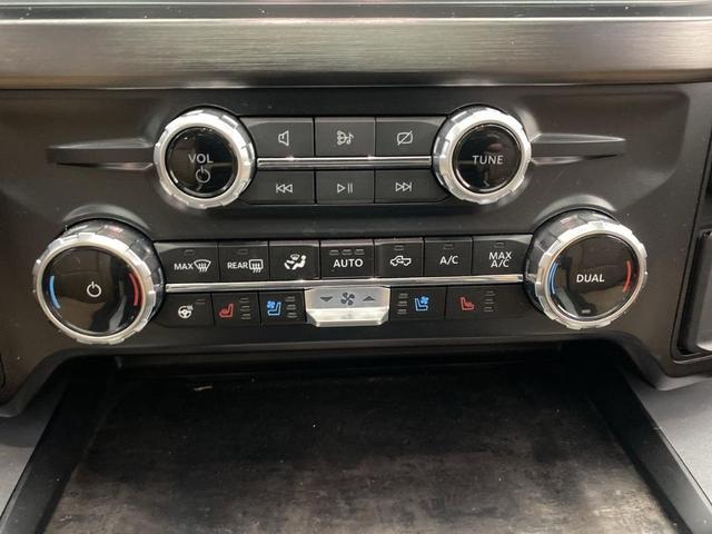 Photo of 2024 Agate Black Metallic Ford F-350