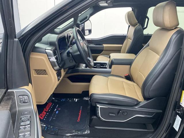 Photo of 2024 Agate Black Metallic Ford F-350