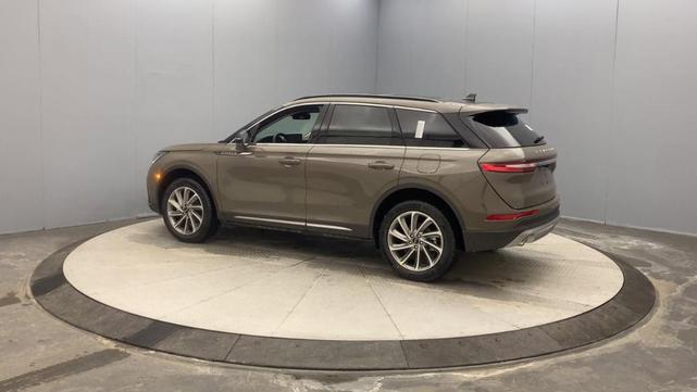 Photo of 2025 Gray Lincoln Corsair