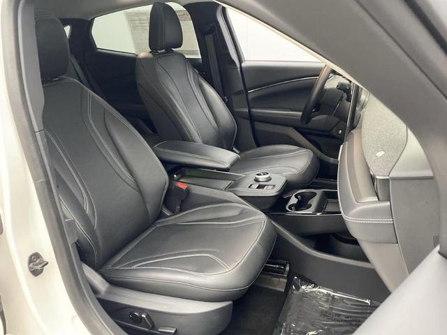 Photo of 2021 Star White Ford Mustang Mach-E