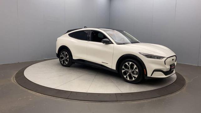 Photo of 2021 Star White Ford Mustang Mach-E